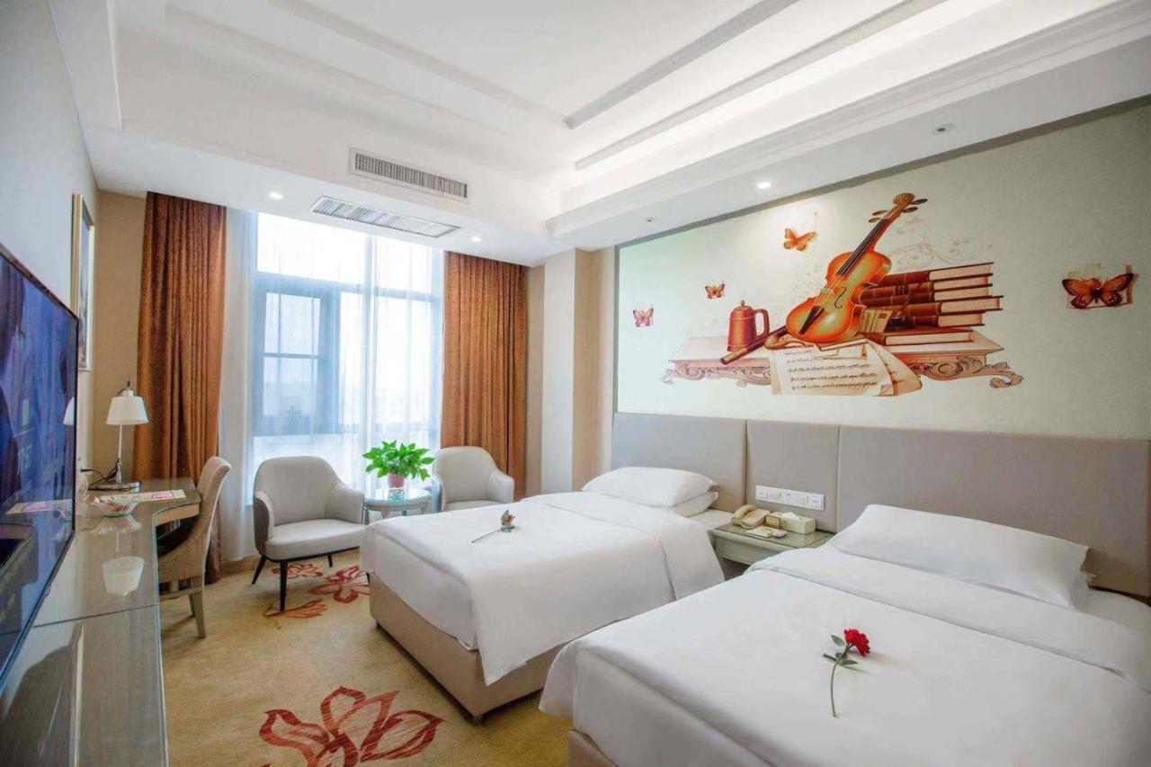Vienna Hotel Nanyang People Road Екстер'єр фото