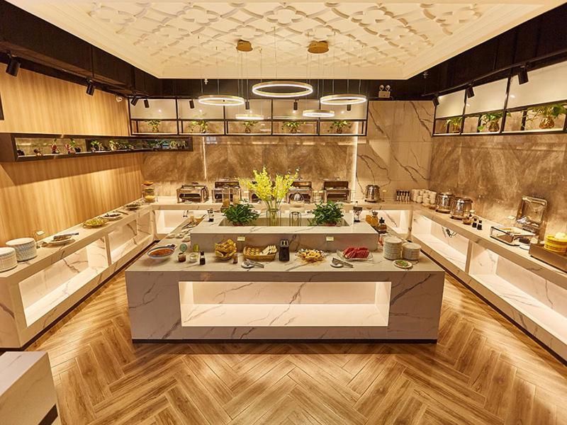 Vienna Hotel Nanyang People Road Екстер'єр фото